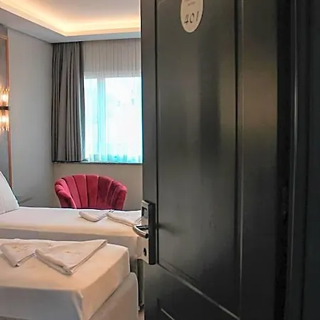 Talles Hotel *